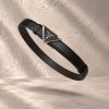 کمربند چرم مشکی پرادا با پلاک فلزی مثلثی در جعبه کادویی لوکس | Prada Saffiano leather belt with triangle logo in black luxury box