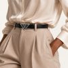 کمربند چرم مشکی پرادا با پلاک فلزی مثلثی در جعبه کادویی لوکس | Prada Saffiano leather belt with triangle logo in black luxury box