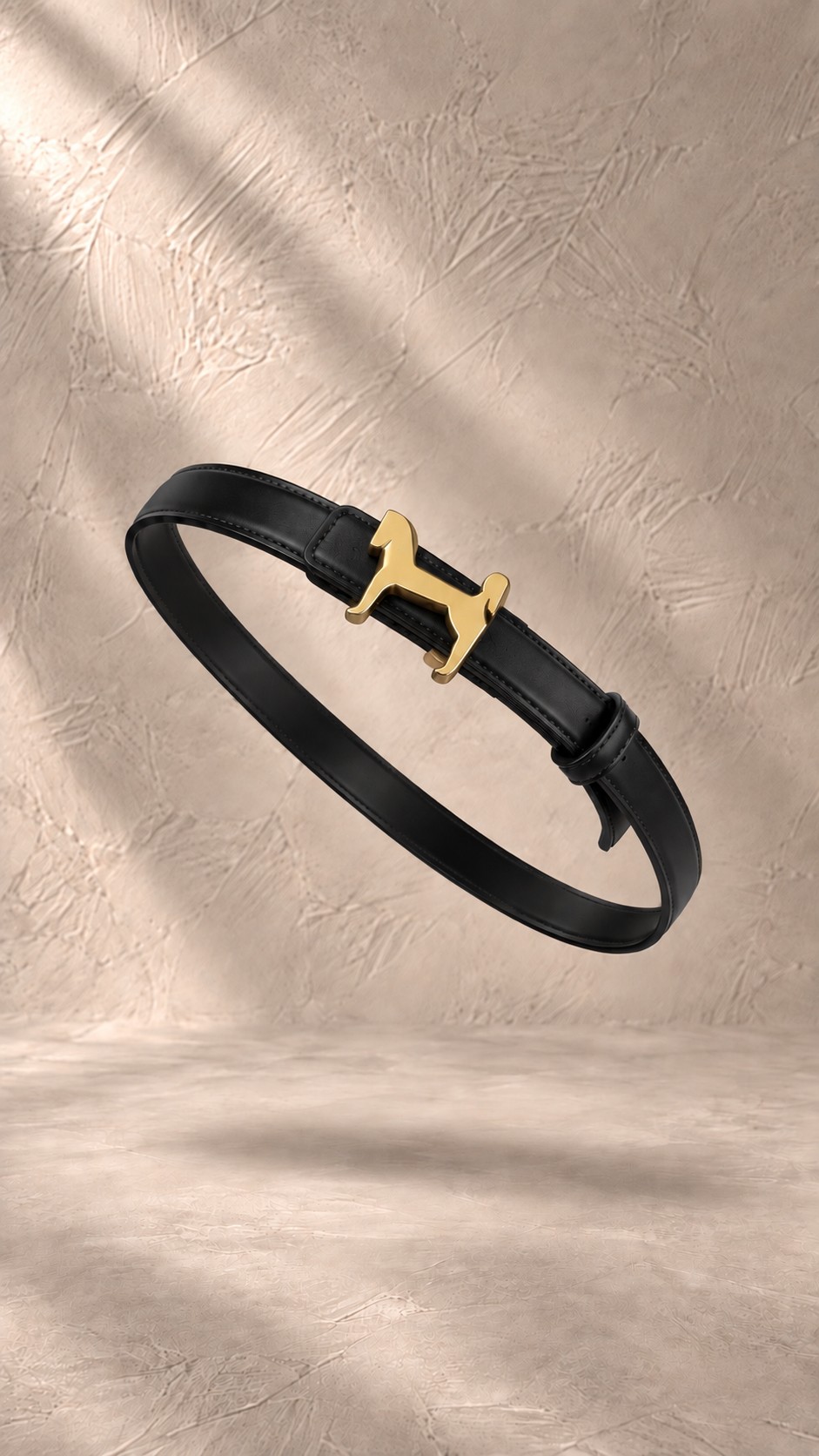 کمربند چرم مشکی مردانه با سگک خاص طرح اسب طلایی داخل جعبه نارنجی لوکس هرمس | Men’s black leather belt with gold-tone horse buckle inside luxury orange Hermès box