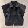 وست مشکی کوتاه بدون آستین پرادا با متریال ری‌نایلون و پلاک لوگوی مثلثی فلزی | Prada black sleeveless cropped Re-Nylon vest jacket with triangle enamel logo plaque