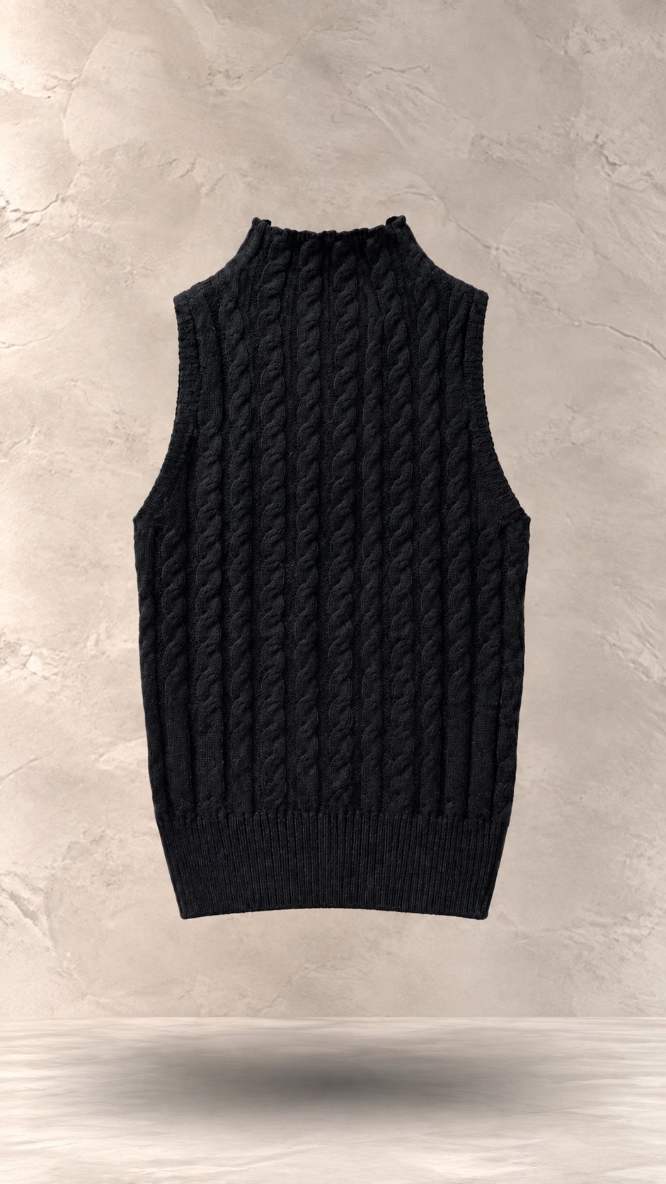 ژیله بافت یقه ایستاده مشکی میو میو با بافت پیچ و پلاک لوگوی سفید روی سینه | Miu Miu Black Cable-Knit Sleeveless Turtleneck Top with Chest Logo Patch