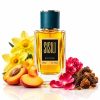 عطر زنانه کلوئی نارسیس با بطری شیشه‌ای منحنی تخم‌مرغی شفاف، مایع کهربایی طلایی گرم، درپوش سفید صدفی به شکل گلبرگ‌های بازشده شکوفه نرگس | Chloé Narcisse vintage luxury perfume bottle with golden amber liquid and white petal blooming floral sculpted cap